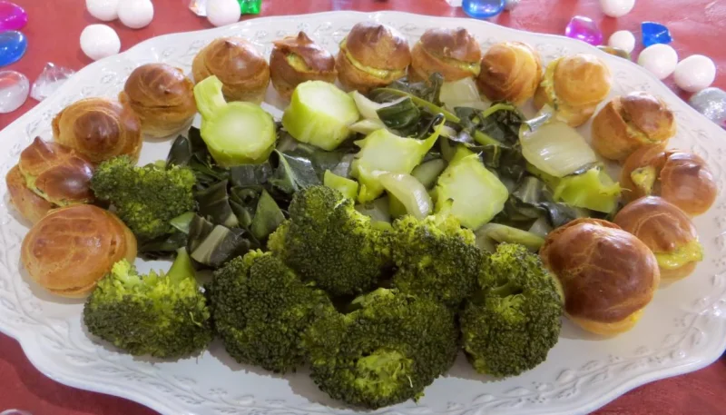 Choux farcis et blettes vapeur à la sauce tartare