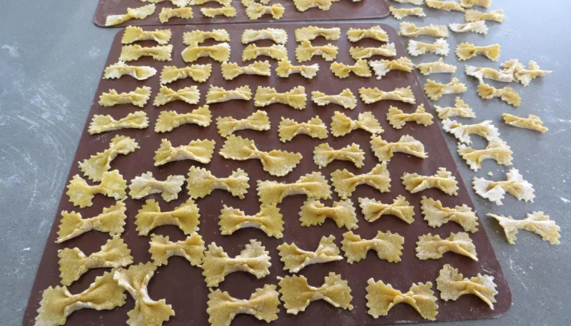 Pâtes fraîches papillons à la semoule de blé