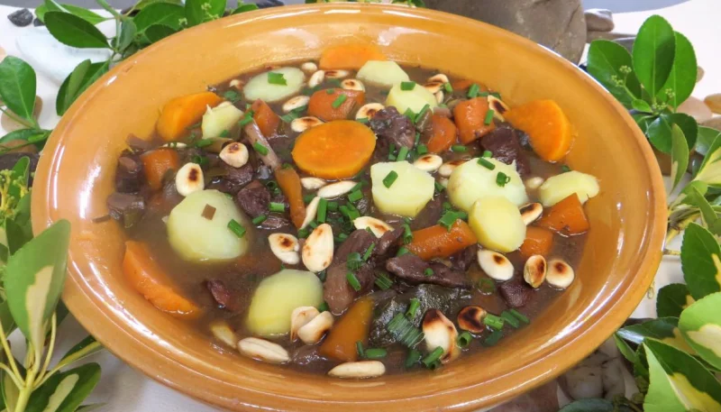 Coeurs d'agneau au vin rouge