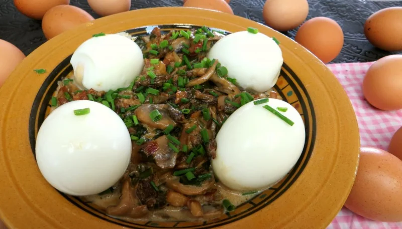 Oeufs durs aux champignons