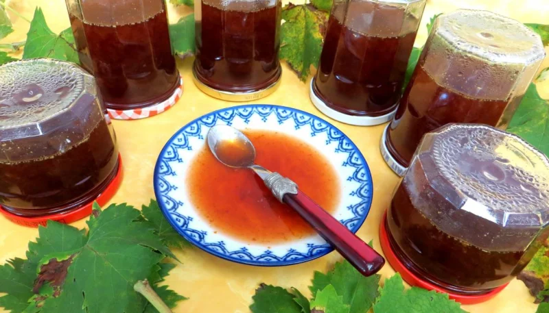 Gelée de raisins au reste de punch