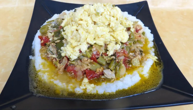 Riz aux oeufs et poireaux