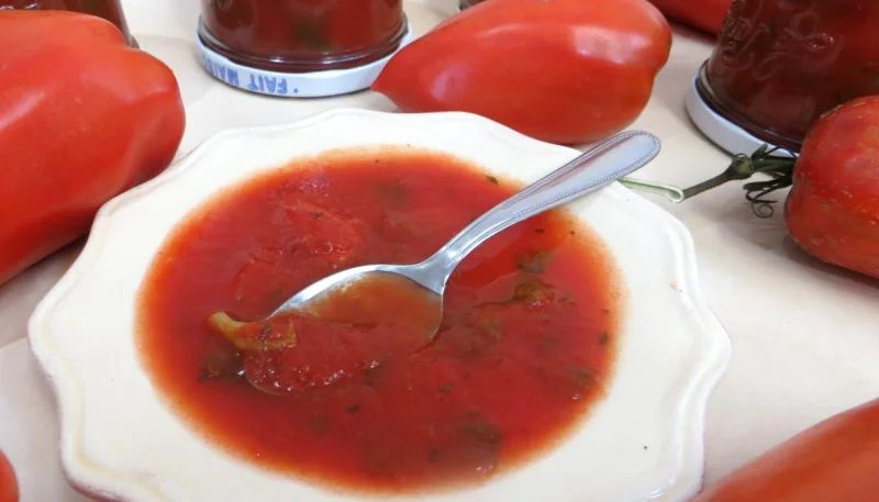 Sauce tomate pizza aux épinards (conserves)