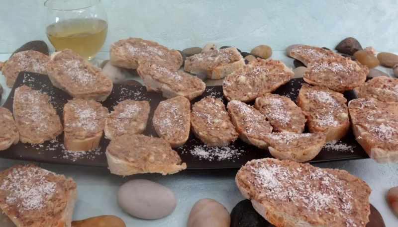 Canapés aux anchois