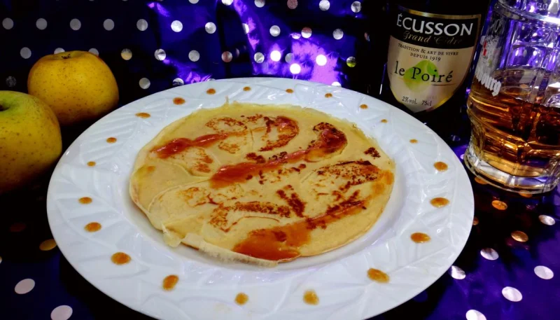 Crêpes aux pommes et au caramel