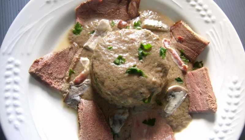 Dômes de champignons et son coulis