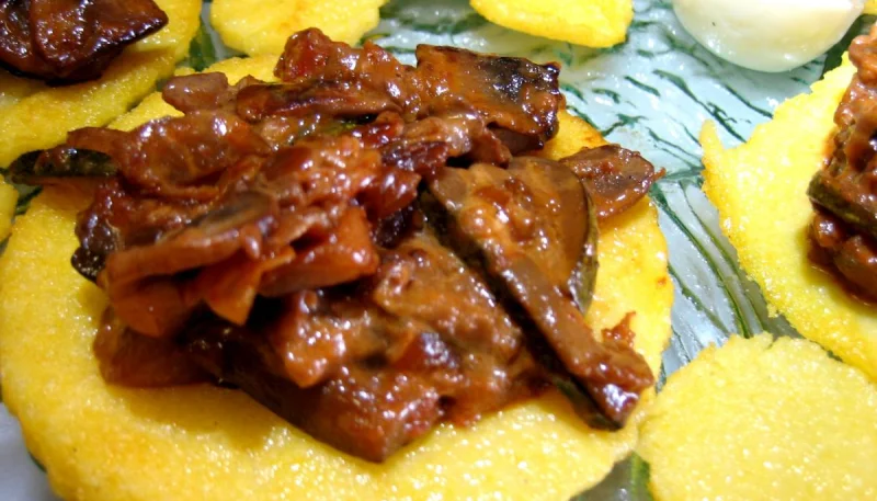 Galettes de polenta aux courgettes