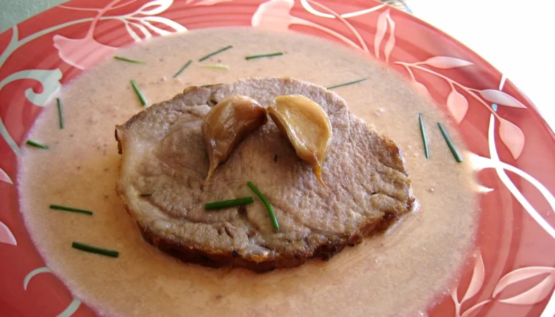 Rôti de porc à l'ail