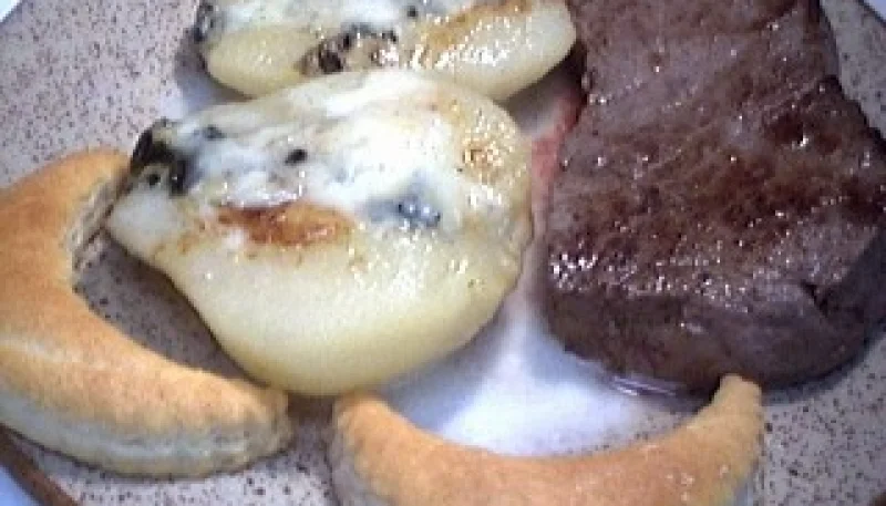 Tournedos aux poires et roquefort