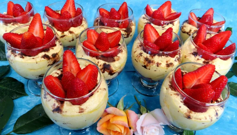 Mascarpone ou tiramisu aux fraises