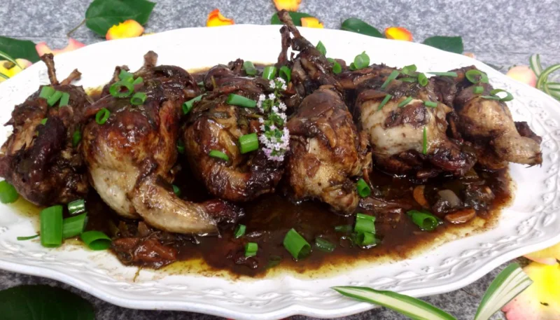 Cailles au vin rouge