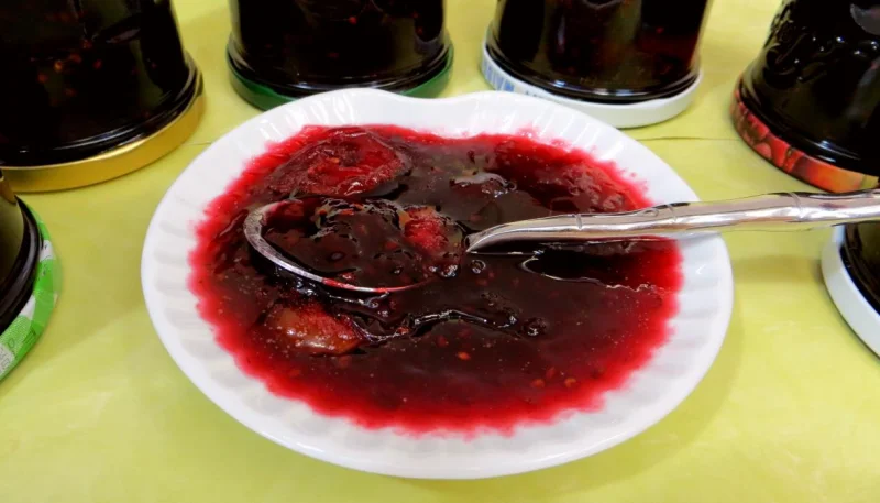 Confiture de mûres au vin rouge
