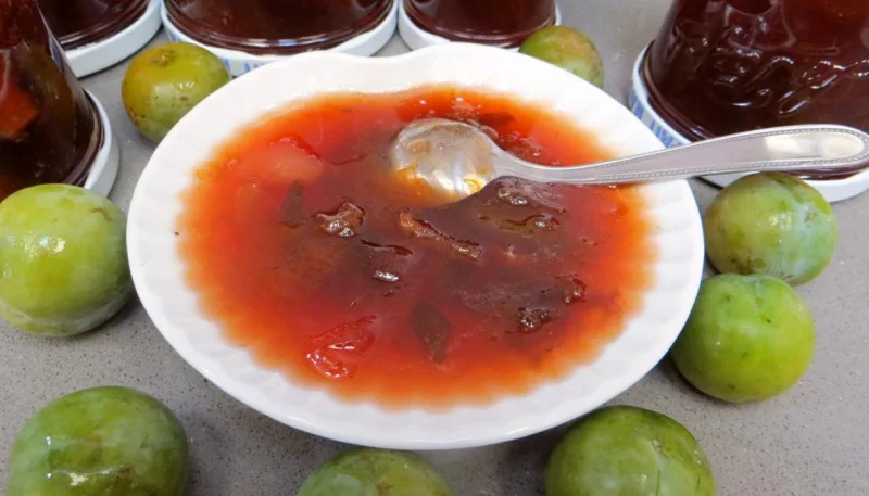 Confiture de reine-claude à la sangria