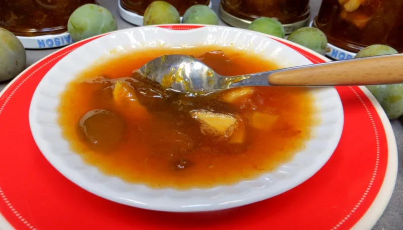 Confiture de reines-claudes aux citrons verts