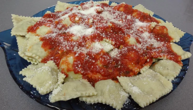 Raviolis frais à la sauce tomate