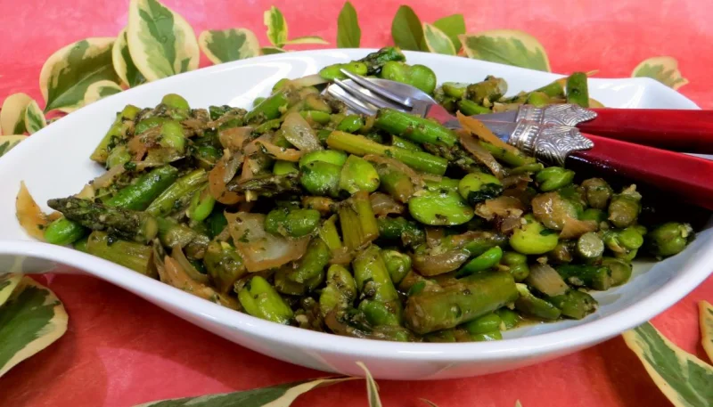 Poêlée d'asperges et fèves