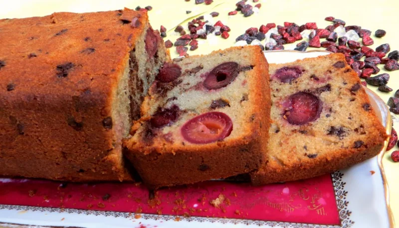 Cake aux cerises et au chocolat