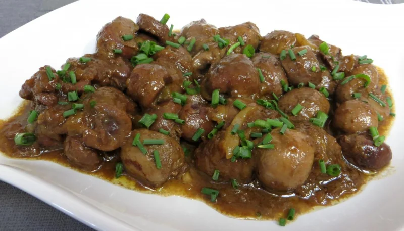 Rognons d'agneau à la crème de cassis