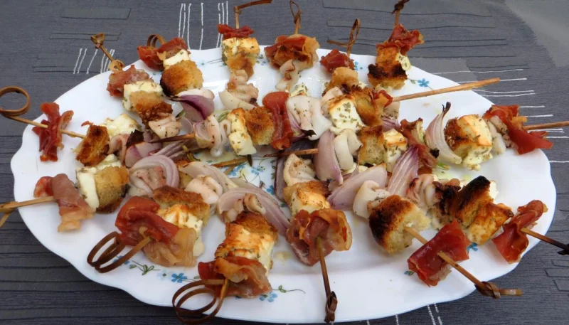 Brochettes de calamars à la grecque