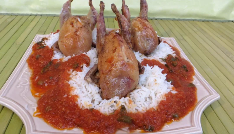 Cailles à la sauce tomate
