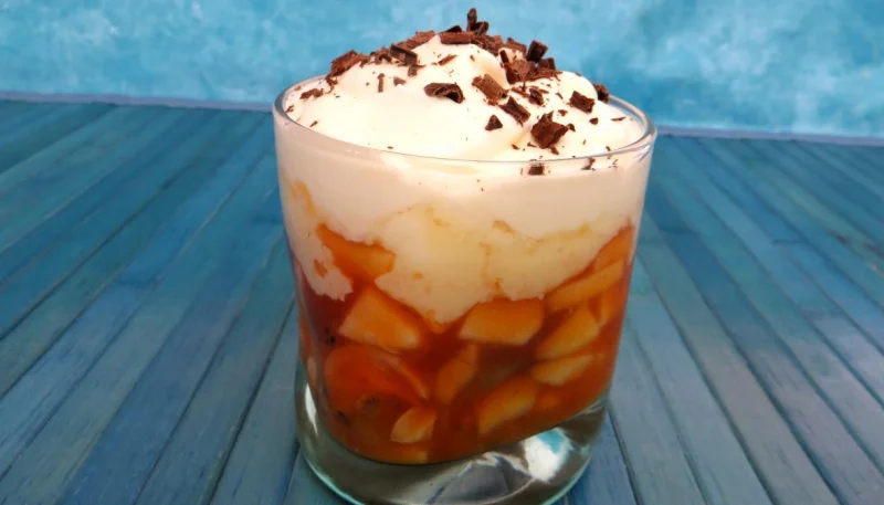 Mousse au chocolat blanc et aux fruits