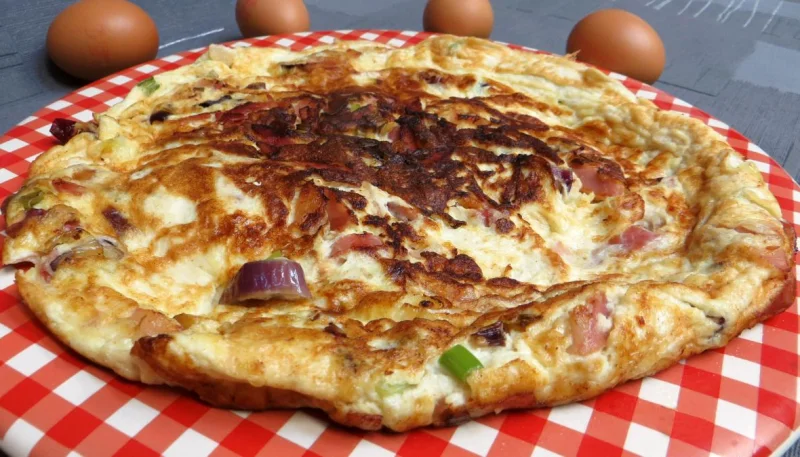 Blancs d'oeuf en omelette au jambon