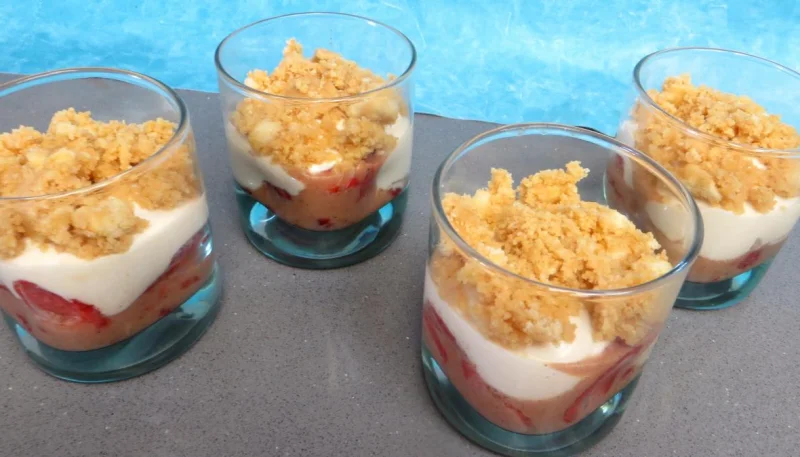 Verrines de fraises aux petits suisses