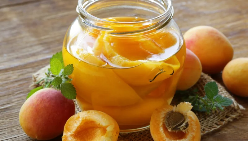 Abricots à l'eau de vie