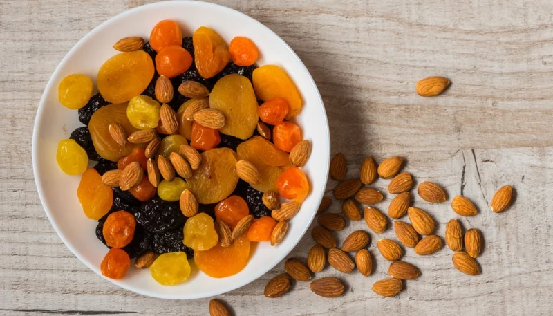 Abricots et pruneaux au sirop