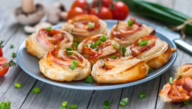 Mini-feuilletés au jambon et fromage