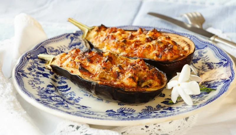 Aubergines farcies gratinées