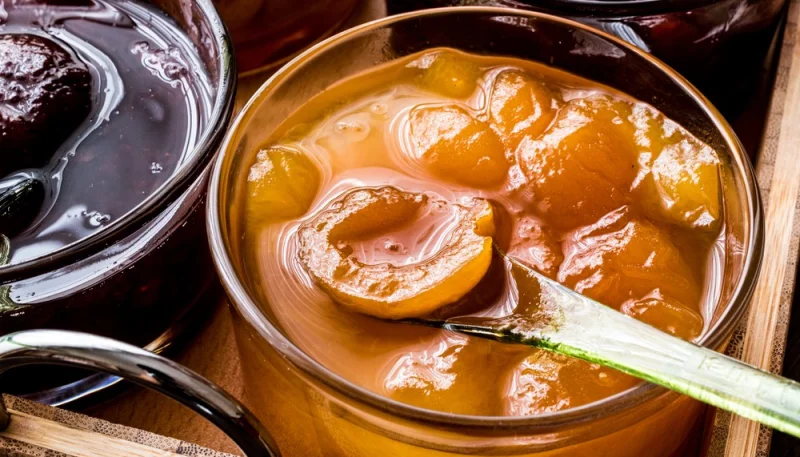 Confiture d'abricots secs et pommes