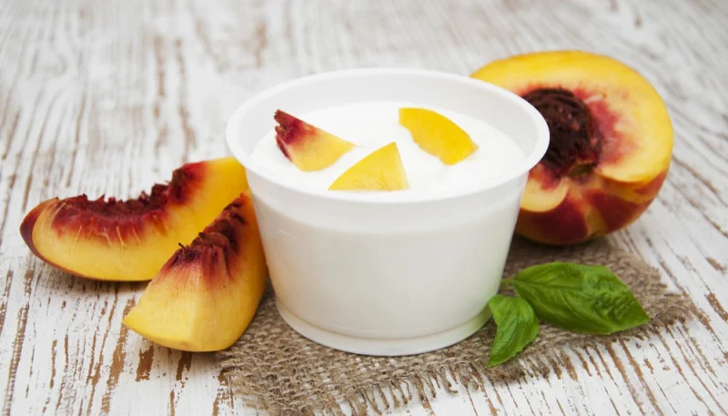 Mousse au fromage blanc aux pêches