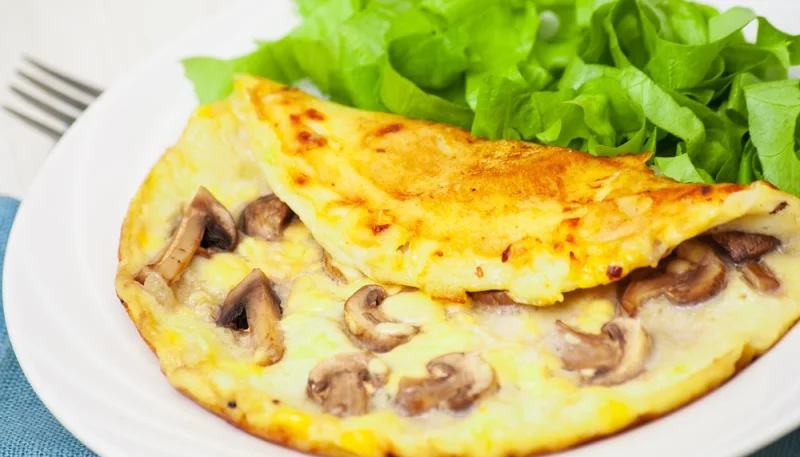 Omelette farcie aux champignons