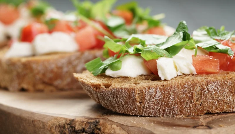 Bruschettas à la tomate