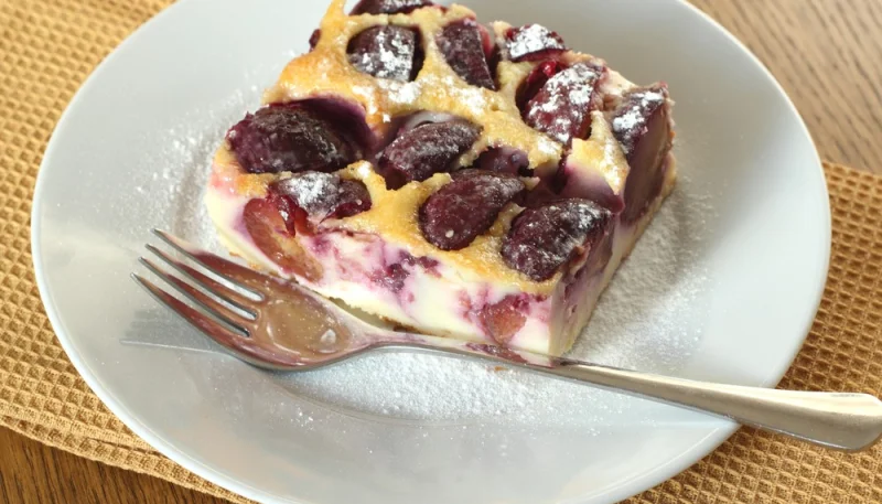 Clafoutis de prunes aux noix