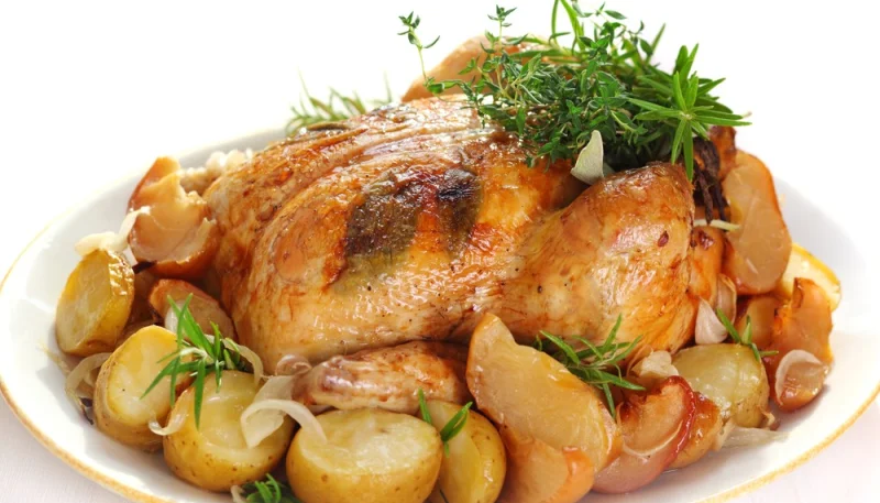 Poulet au four et pommes de terre