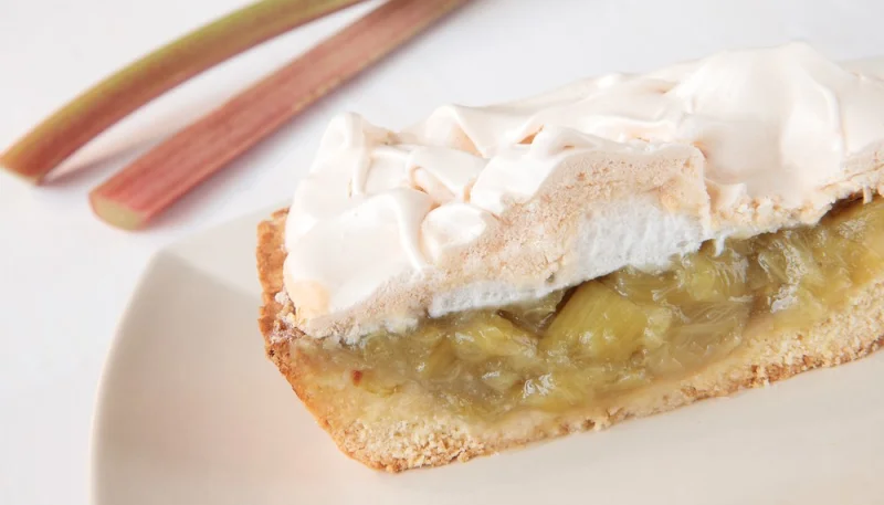 Tarte à la rhubarbe meringuée