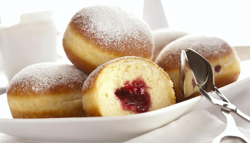 Beignets fourrés à la confiture