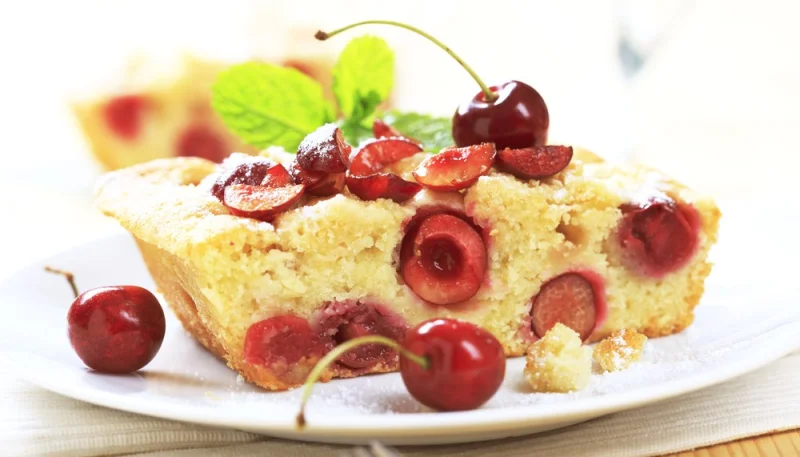 Moelleux à la cerise et au lait de coco