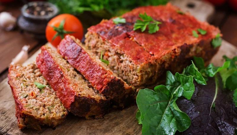 Cake aux tomates séchées et au basilic