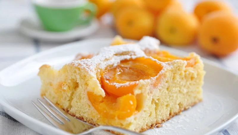 Carrés moelleux aux abricots et aux amandes