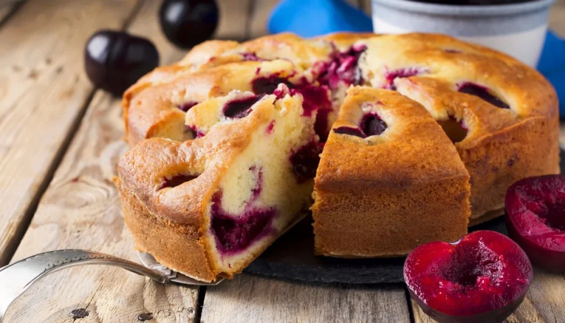 Gâteau moelleux aux prunes