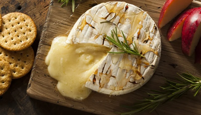 Camembert rôti au miel
