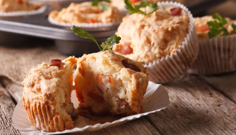 Muffins au bacon et au cheddar