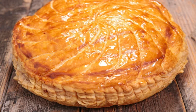 Galette des rois frangipane, poires et chocolat
