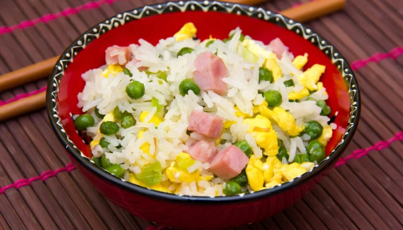 Riz cantonnais au micro-ondes