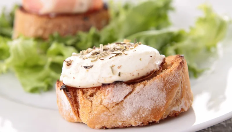 Salade de chèvre chaud aux noix
