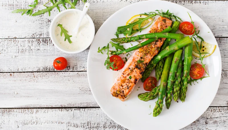 Saumon et asperges au four