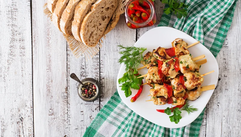 Brochettes de poulet au piment